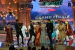 Anil Kapoor dancing with the Judeges Karan Johar, Malaika Arora & Kirron Kher on India